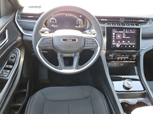 2026 Jeep Grand Cherokee L Laredo 4x2