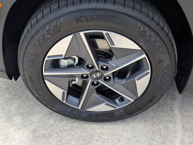 New 2026 Green Hyundai SEL Premium image 9