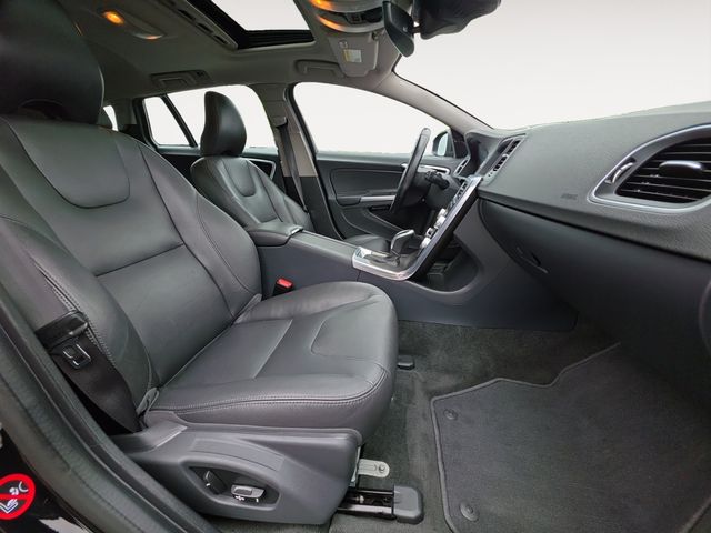 VolvoV6015
