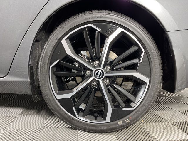 2025 Gun Metallic Nissan Altima 2.5 SR FWD Sedan