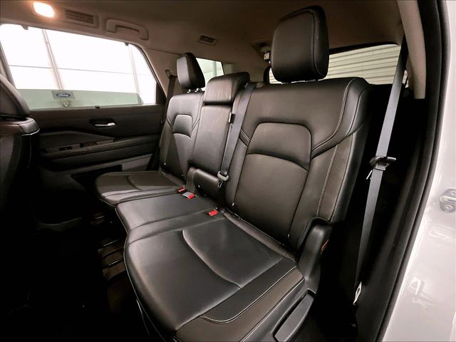 2023 Nissan Pathfinder SL White at Sutliff Volkswagen
