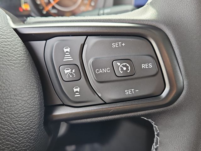 New 2026 White/off-white Jeep Mojave image 21