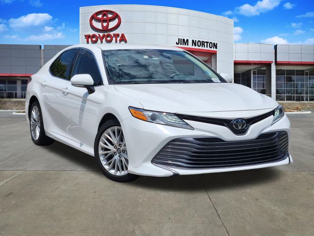 Super White 2020 Toyota Camry Sedan Front-Wheel Drive 8-Speed Automatic