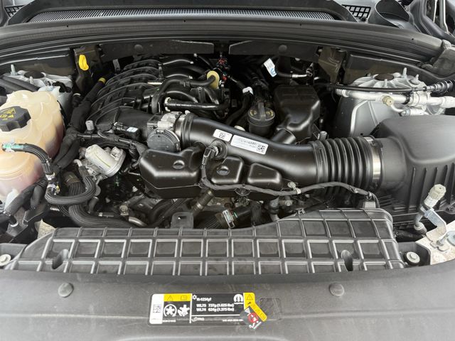 2023 Jeep Grand Cherokee Limited Silver at River Oaks CDJR
