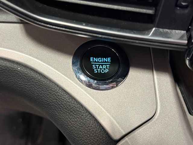 Used 2023 Green Ford XLT image 12