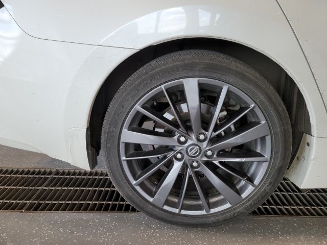 2019 Pearl White Tricoat Nissan Maxima Platinum FWD Sedan