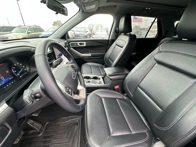 View vehicle photo 7