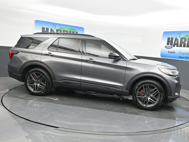 2025 Ford Explorer ST-Line photo
