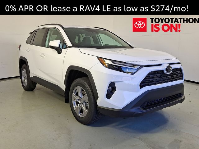 2025 Toyota RAV4 XLE's photo