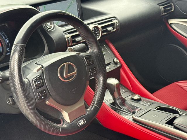 Used 2019 White Lexus 300 image 19