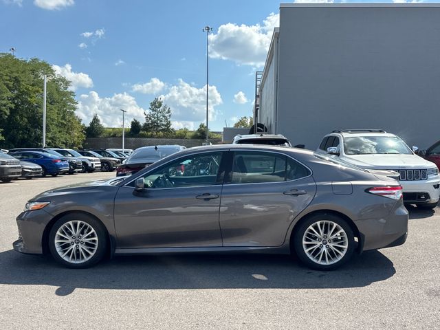 Used 2019 Gray Toyota XLE image 3