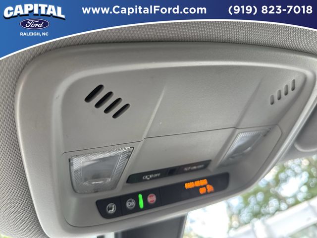 Used 2022 White Chevrolet LT image 32