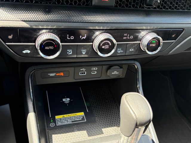 used 2025 Honda CR-V Hybrid car, priced at $36,995