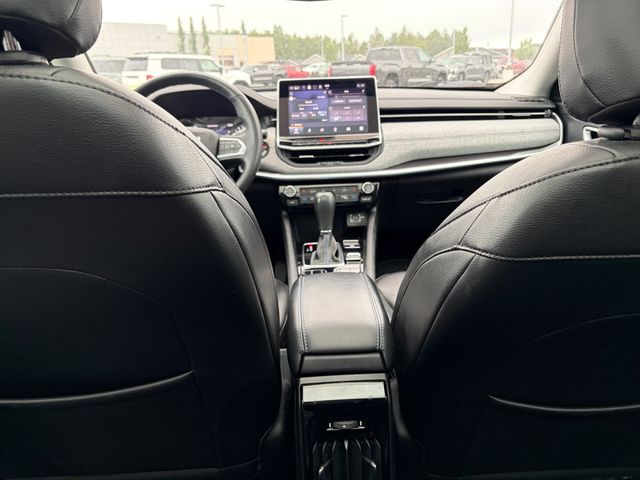Used 2022 Gray Jeep Latitude image 16