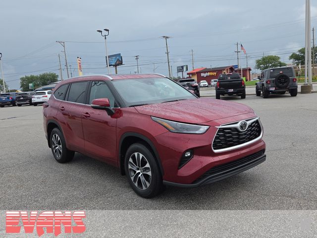 Pearl 2026 Toyota Highlander SUV / Crossover All-Wheel Drive 8-Speed Automatic