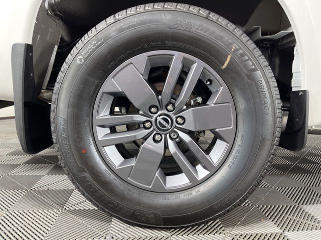 2025 Glacier White Nissan Frontier SV RWD Truck