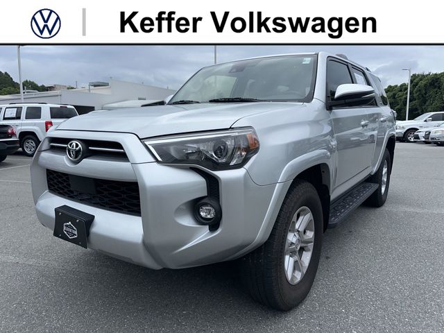 Classic Silver Metallic 2022 Toyota 4Runner SUV / Crossover Four-Wheel Drive 5-Speed Automatic