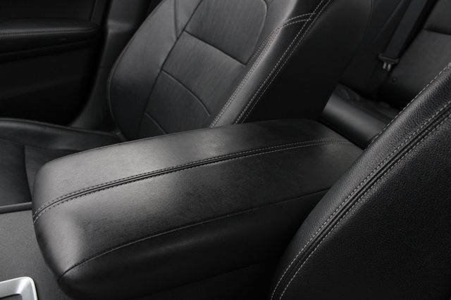 Used 2019 Black Nissan 2.5 SL image 17