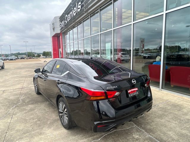 Used 2024 Nissan Altima Sedan