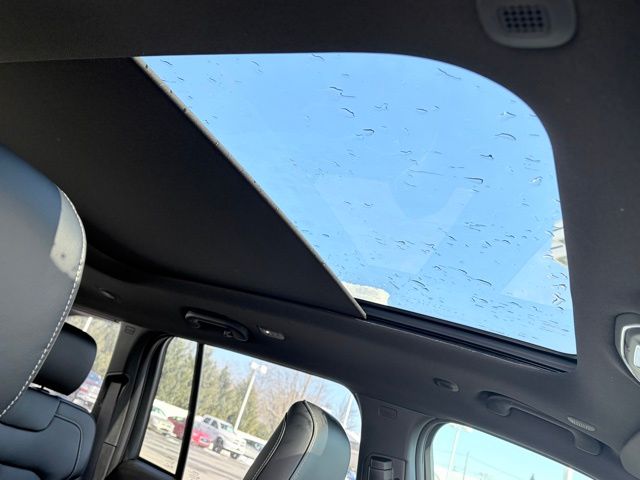 new 2026 Jeep Grand Cherokee car, priced at $43,279