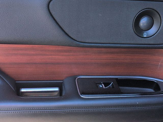 Used 2021 Black Lincoln Reserve image 28
