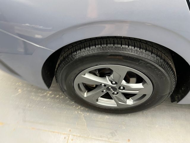 2022 Everlasting Silver Kia K5 LXS FWD Sedan