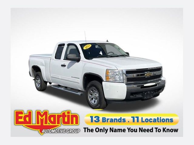 Summit White 2011 Chevrolet Silverado 1500 LS Extended Cab RWD Pickup Truck 4X2 4-Speed Automatic Overdrive
