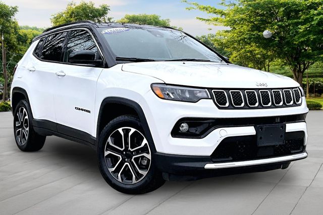 Bright White Clearcoat 2023 Jeep Compass SUV / Crossover Four-Wheel Drive 8-Speed Automatic