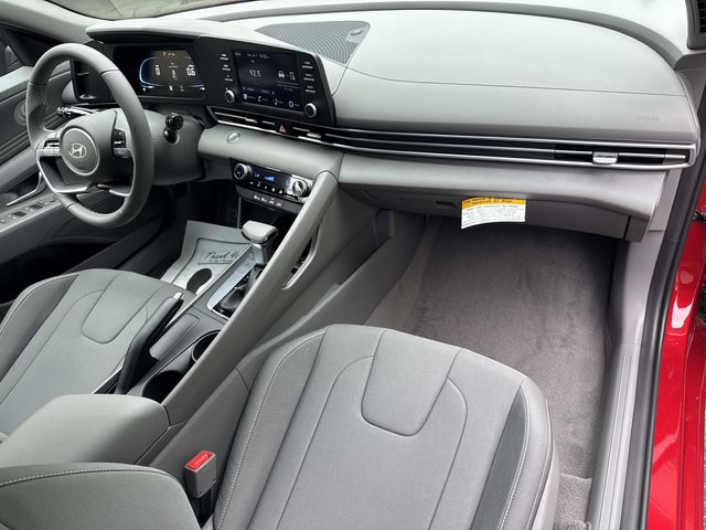 2025 Hyundai Elantra - Image 24