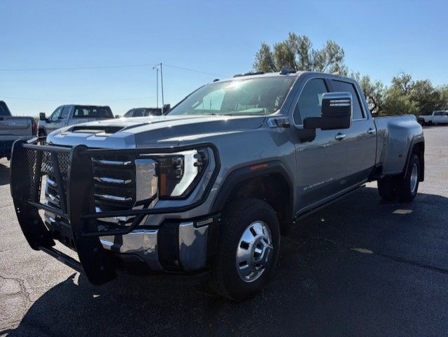2025 GMC Sierra 3500HD SLT Crew Cab 4WD