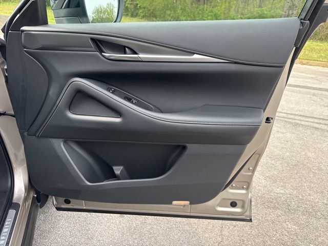 Used 2024 Gray INFINITI LUXE image 9