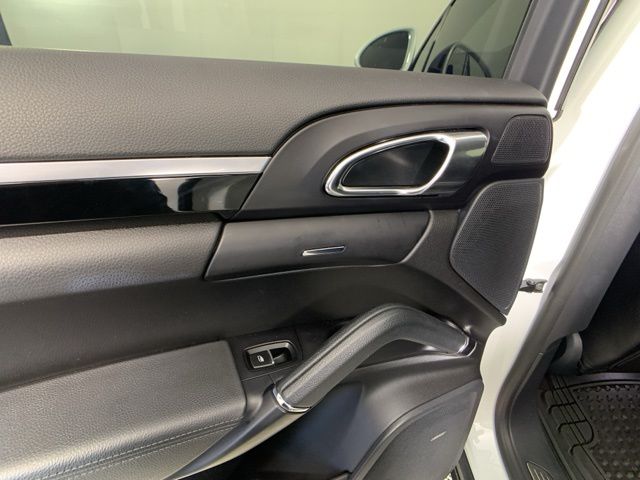 2017 Porsche Cayenne Platinum Edition 23