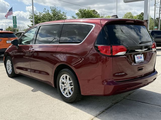 2023 Chrysler Voyager LX - 5