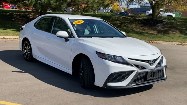 2021 Toyota Camry SE 2