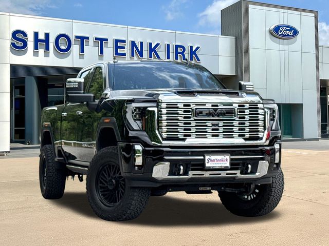 2025 GMC Sierra 4WD Crew Cab Standard Box Denali's photo