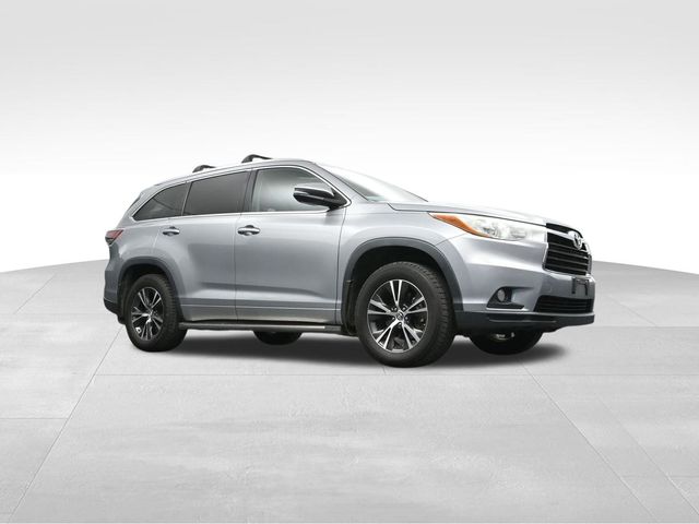 2016 Toyota Highlander XLE V6 41