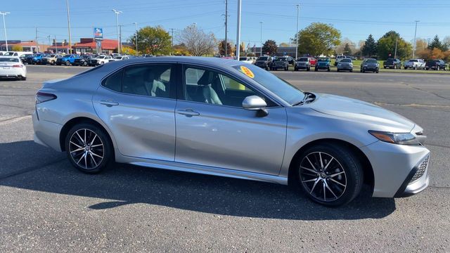 2022 Toyota Camry SE 9