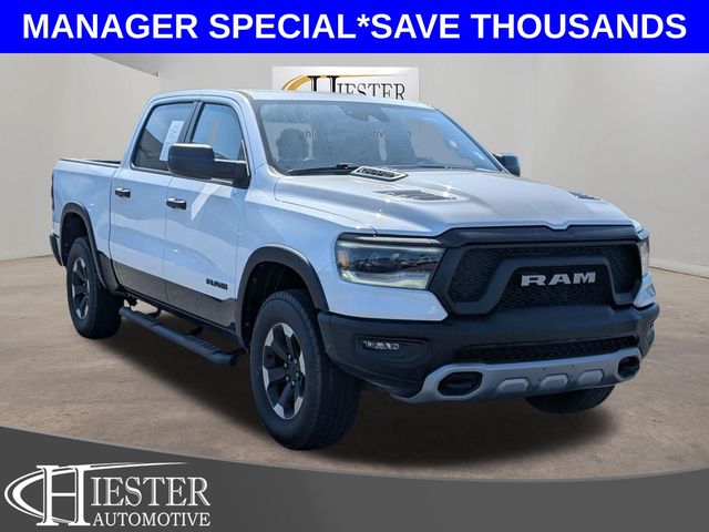 Bright White Clearcoat 2022 RAM 1500 Pickup Truck Four-Wheel Drive 8-Speed Automatic