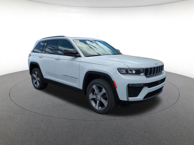 new 2026 Jeep Grand Cherokee car, priced at $42,650