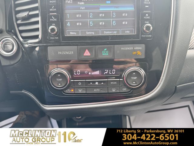 2016 Mercury Gray Metallic Mitsubishi Outlander SE 4X4 SUV