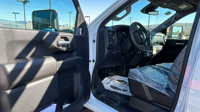 2024 Chevrolet Silverado 3500HD Work Truck 30