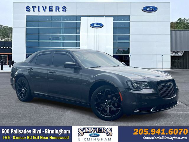Gray (Granite Crystal Metallic Clearcoat) 2019 Chrysler 300 Sedan Rear-Wheel Drive 8-Speed Automatic