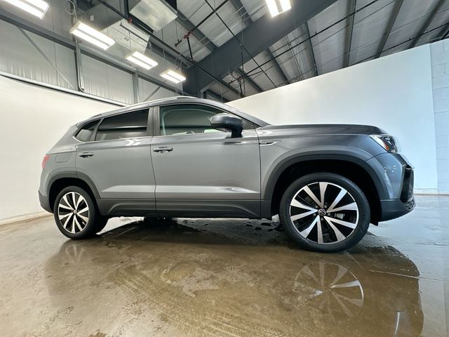 2024 Volkswagen Taos 1.5T SE - 2