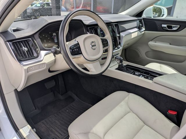 Used 2020 Volvo S60 T5 Momentum 4D Sedan