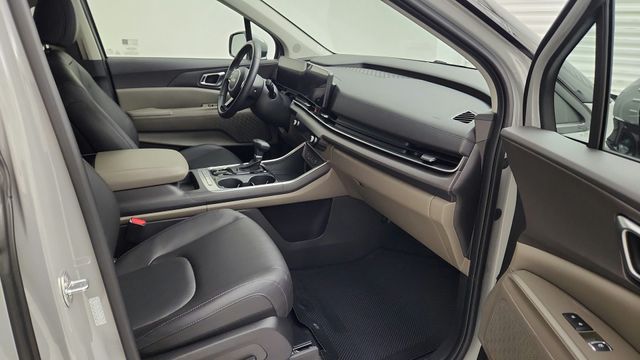 2025 Kia Carnival EX White at Shottenkirk Kia Fort Bend