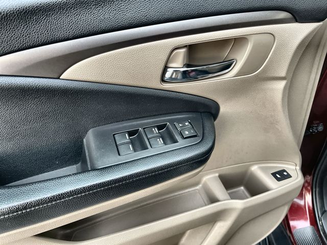 Used 2018  Honda EX-L image 17