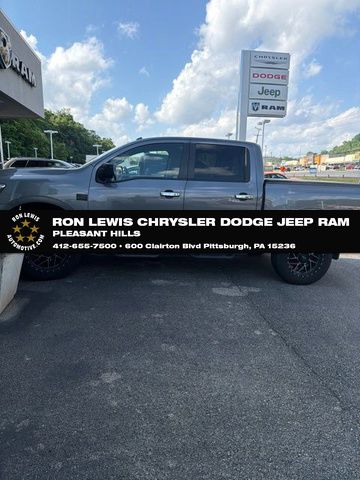 Gray (Gun Metallic) 2021 Nissan Titan SV Crew Cab 4WD Pickup Truck Four-Wheel Drive 9-Speed Automatic