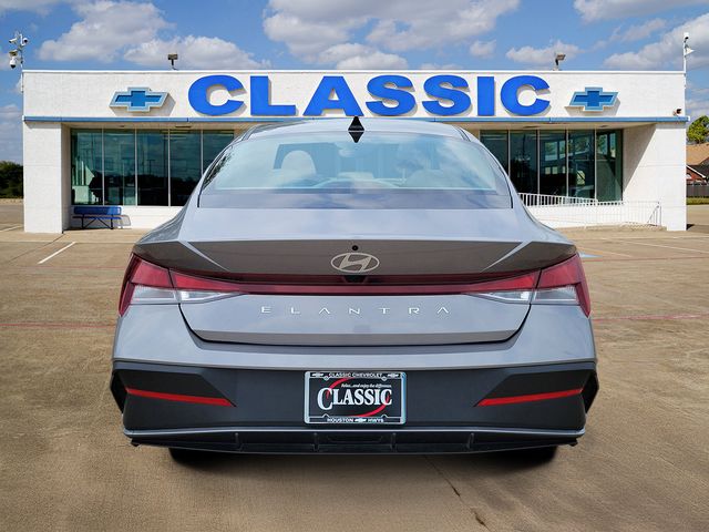2024 Hyundai Elantra SEL - 5