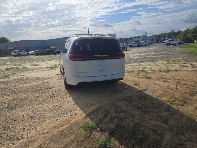 Used 2021 White Chrysler Touring L image 7