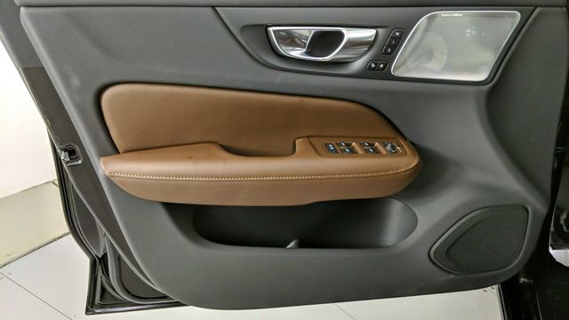 Onyx Black Metallic 2024 Volvo S60 Recharge T8 Ultimate Dark Theme eAWD Sedan All-Wheel Drive Automatic